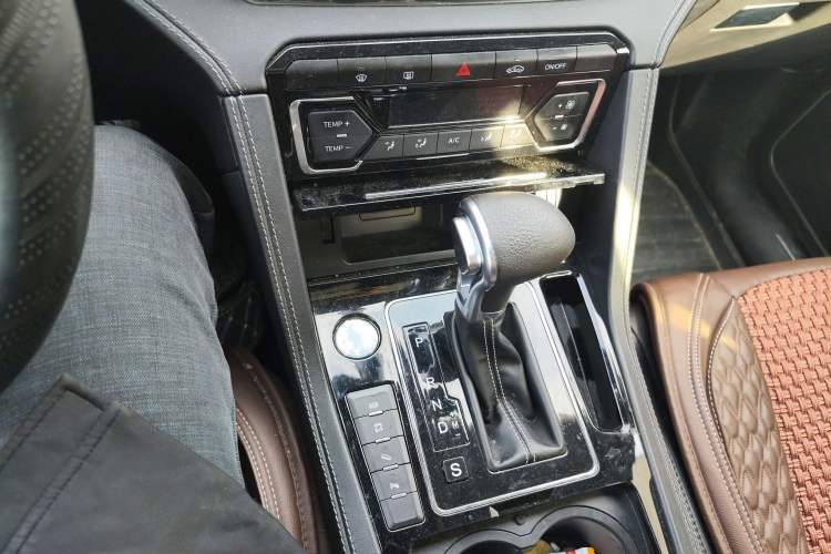 Used Zotye Domy X7 2017 1.8T DCT Prestige Model