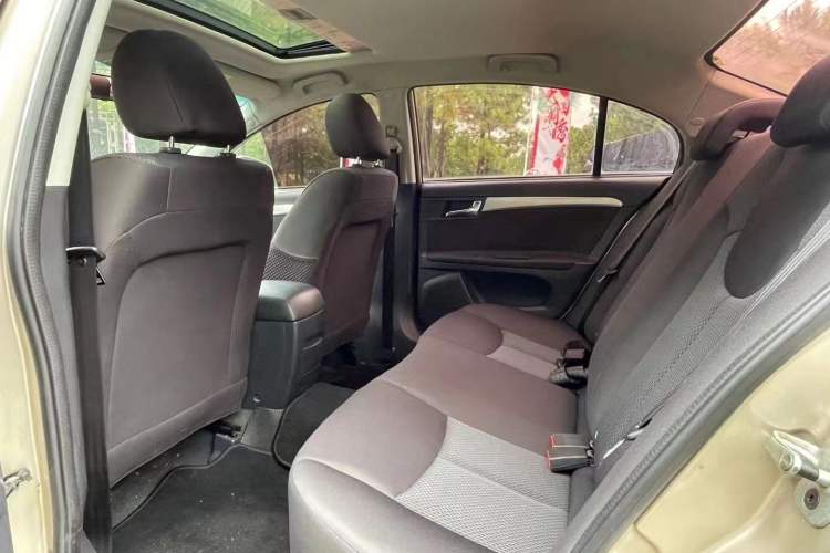 Used Roewe 350 2015 1.5L Manual Luxury Sunroof Edition