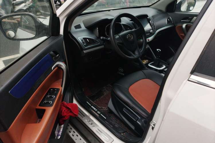 Used JAC Refine S5 2013 2.0T Manual New Edition
