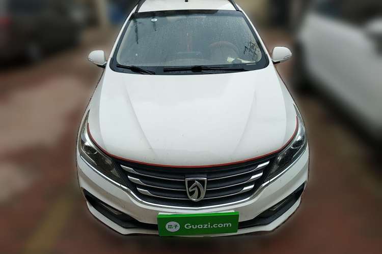 Used Baojun 310W 2017 1.5L Manual Fashion Model China V
