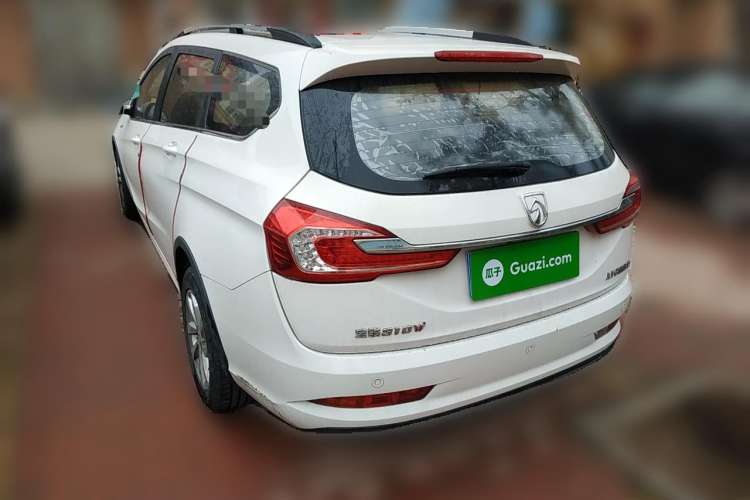 Used Baojun 310W 2017 1.5L Manual Fashion Model China V
