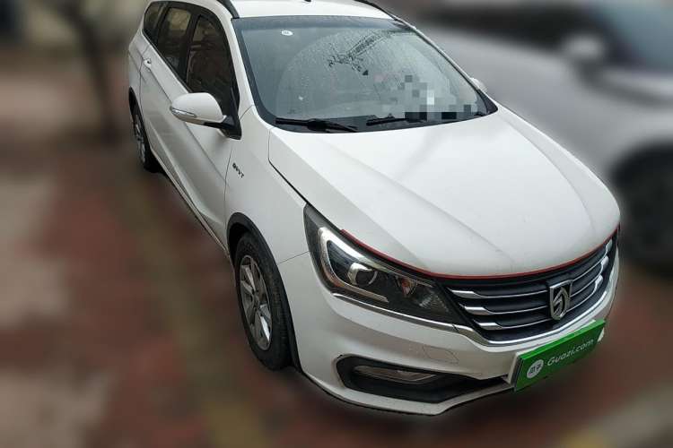 Used Baojun 310W 2017 1.5L Manual Fashion Model China V
