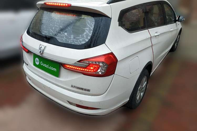 Used Baojun 310W 2017 1.5L Manual Fashion Model China V
