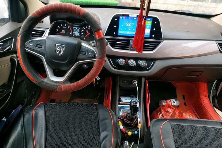 Used Baojun 310W 2017 1.5L Manual Fashion Model China V

