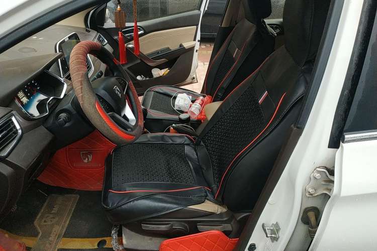 Used Baojun 310W 2017 1.5L Manual Fashion Model China V

