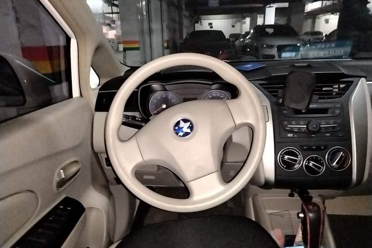 Used Venucia D50 2015 1.6L Automatic Fashion Edition
