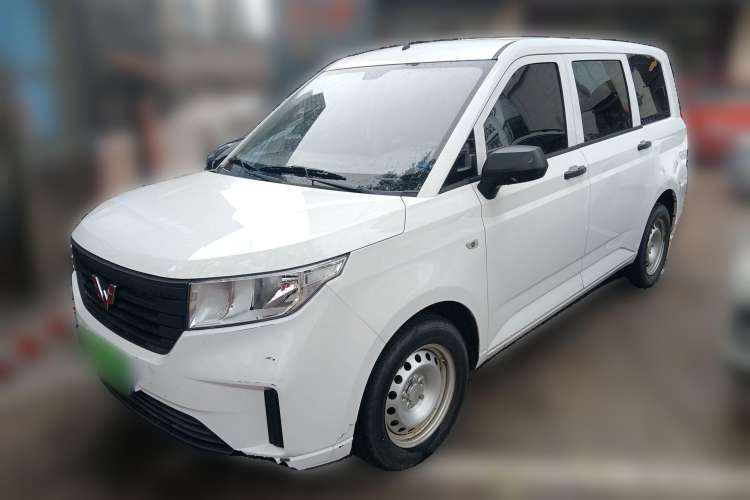 Used Wuling Hongguang PLUS 2019 1.5T Manual Standard Edition 5 Seats