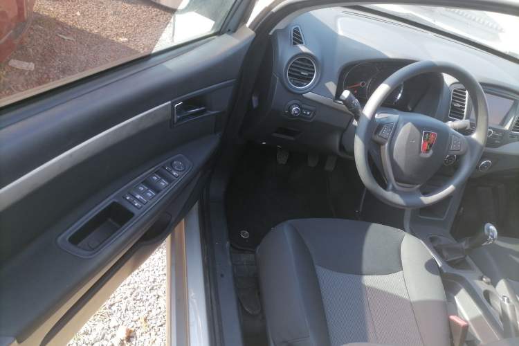 Used Roewe 350 2015 1.5L Manual Luxury Sunroof Edition