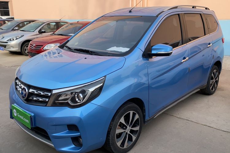 Used Venucia M50V 2017 1.6L XV CVT Deluxe Edition