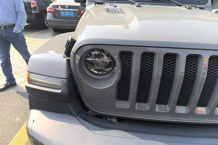 Used Jeep Wrangler 2018 2.0T Sahara Four-Door Edition