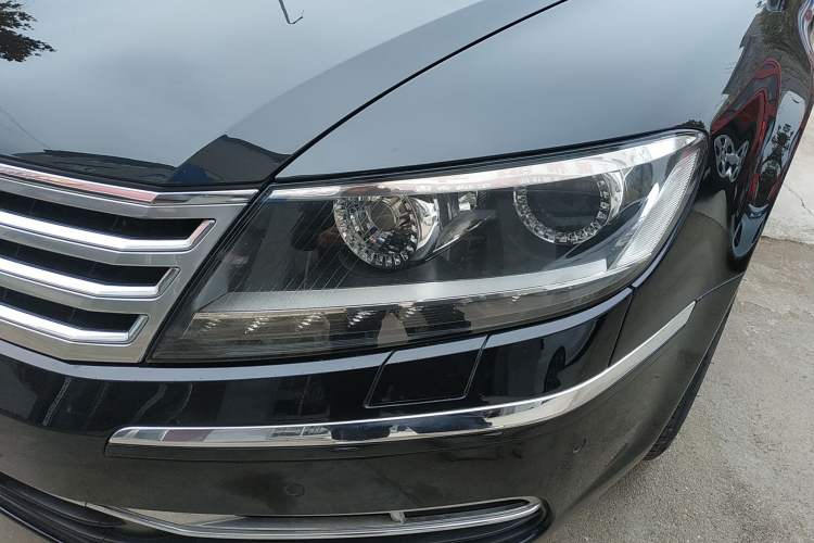 Used Volkswagen Phaeton 2012 3.6L Deluxe Custom Edition
