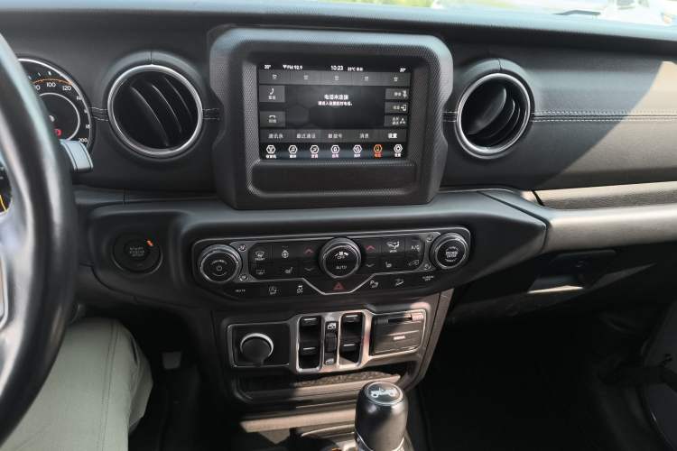 Used Jeep Wrangler 2018 2.0T Sahara Four-Door Edition