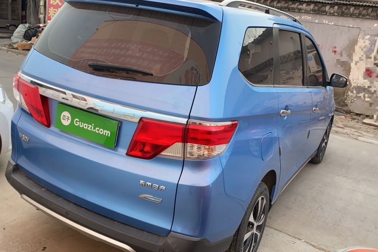 Used Venucia M50V 2017 1.6L XV CVT Deluxe Edition