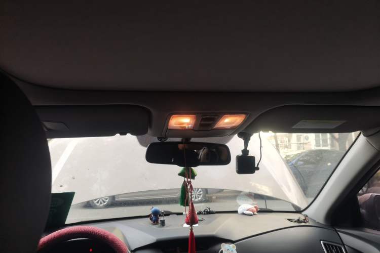 Used Hyundai ix25 2015 1.6L Automatic Two-Wheel-Drive Deluxe DLX Model