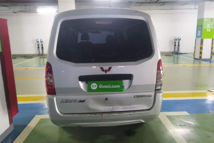 Used Wuling Rongguang EV 2020 Basic Version 7-Seater 300 km
