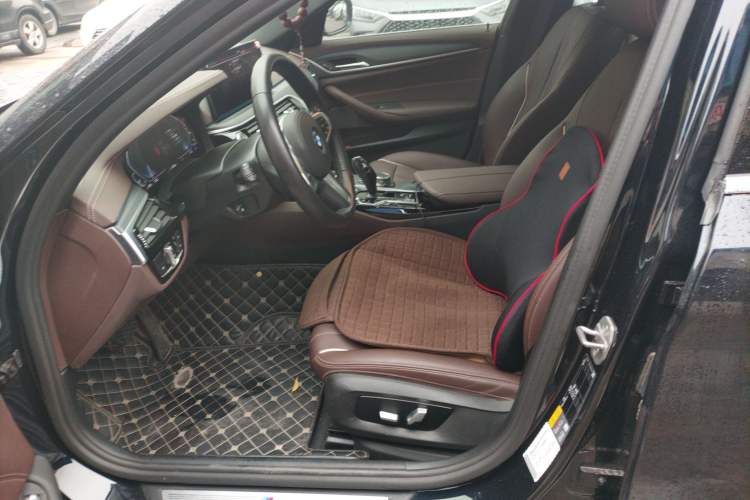 Used BMW 5 Series New Energy 2022 Restyled 535Le Pioneer Edition M Sport Package Left Front Seat