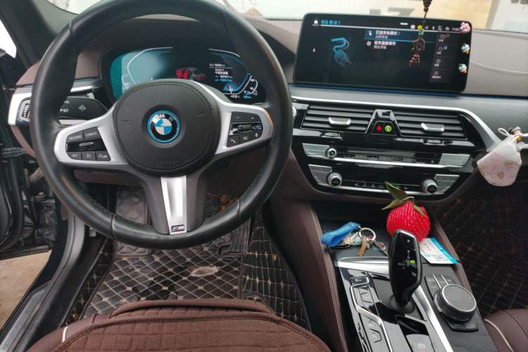 Used BMW 5 Series New Energy 2022 Restyled 535Le Pioneer Edition M Sport Package Center Console