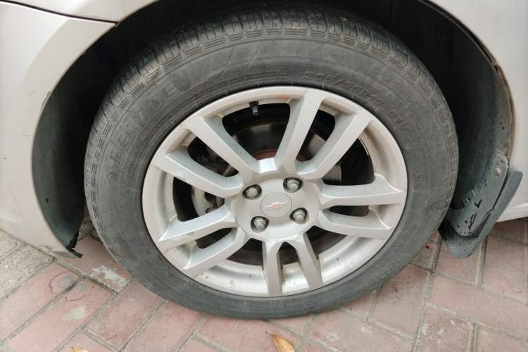 Used Chevrolet Aveo Sonic 2011 Hatchback 1.6L AT SX