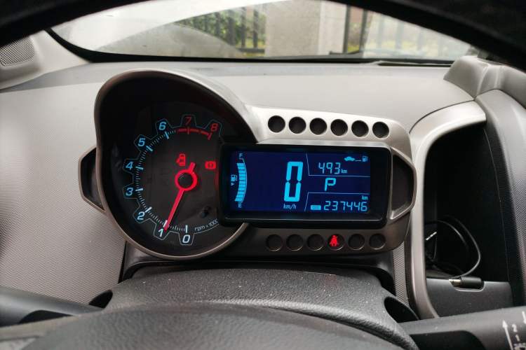 Used Chevrolet Aveo Sonic 2011 Hatchback 1.6L AT SX