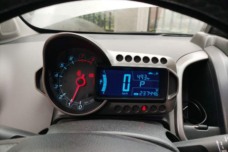 Used Chevrolet Aveo Sonic 2011 Hatchback 1.6L AT SX