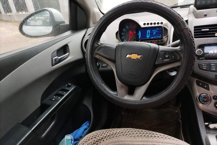 Used Chevrolet Aveo Sonic 2011 Hatchback 1.6L AT SX