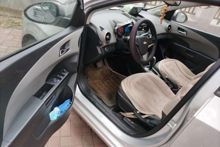 Used Chevrolet Aveo Sonic 2011 Hatchback 1.6L AT SX