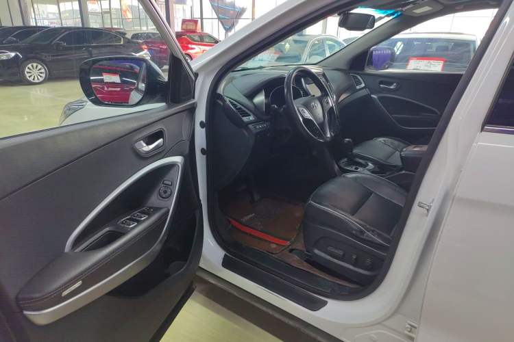 Used Hyundai Santa Fe 2017 2.0T Automatic All-Wheel Drive Smart 7-Seater
