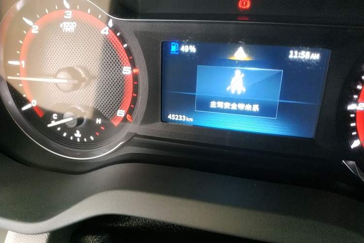 Used SAIC MAXUS Xintu V90 2019 2.0T Manual ZhiDuXing Front-Wheel-Drive Single Tire Long Wheelbase High-Roof 7-Seater
