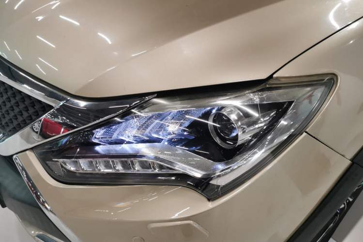 Used BYD Tang New Energy 2015 2.0T Four-Wheel-Drive Flagship Model Left Front Headlight