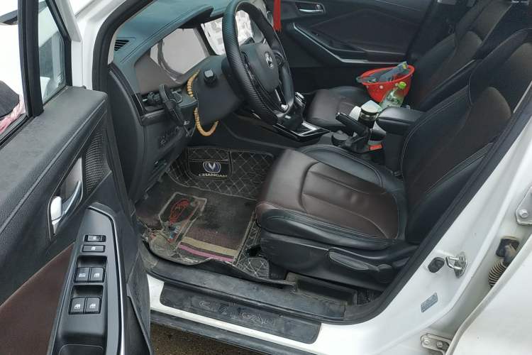 Used CHANGAN CS15 2019 1.5L Manual Entry-Level Version China VI Standard
