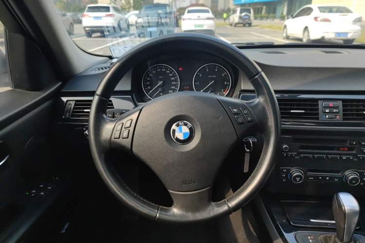 Used BMW 3 Series 2012 318i Leading Model
