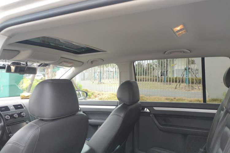 Used Volkswagen Touran 2014 1.4T DSG 30th Anniversary Edition
