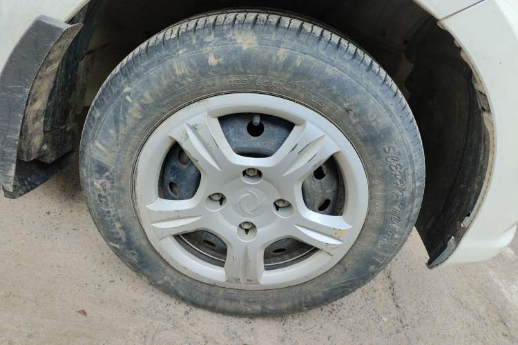 Used Dongfeng Fengon 330 2019 1.5L Manual Practical II China VI Right Front Wheel Hub