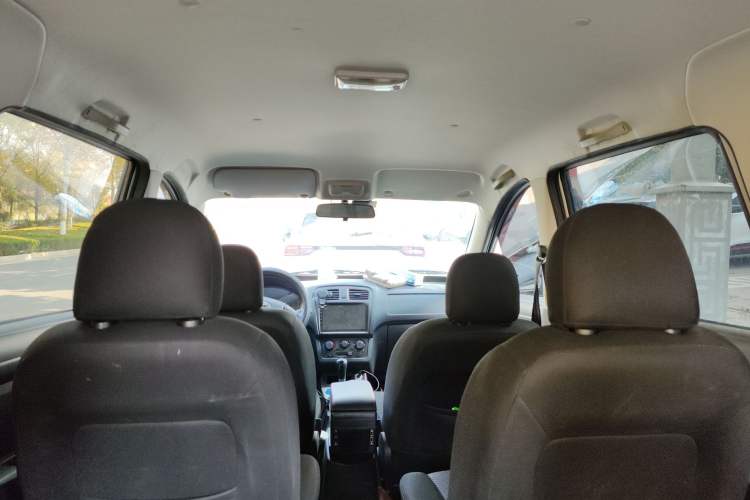 Used Dongfeng Fengon 330 2019 1.5L Manual Practical II China VI Headliner