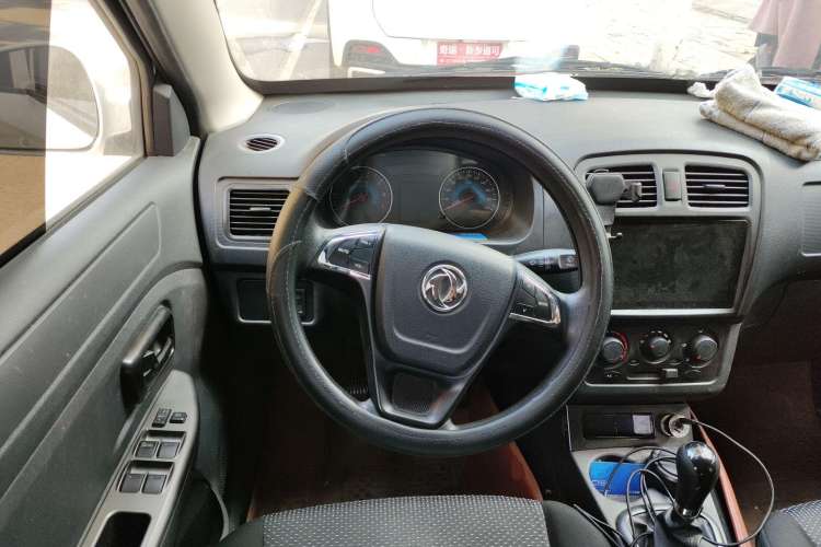 Used Dongfeng Fengon 330 2019 1.5L Manual Practical II China VI Steering Wheel