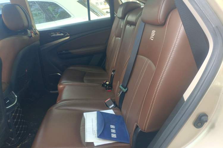 Used BYD Tang New Energy 2015 2.0T Four-Wheel-Drive Flagship Model Left Rear Seat