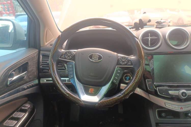 Used BYD Tang New Energy 2015 2.0T Four-Wheel-Drive Flagship Model Steering Wheel