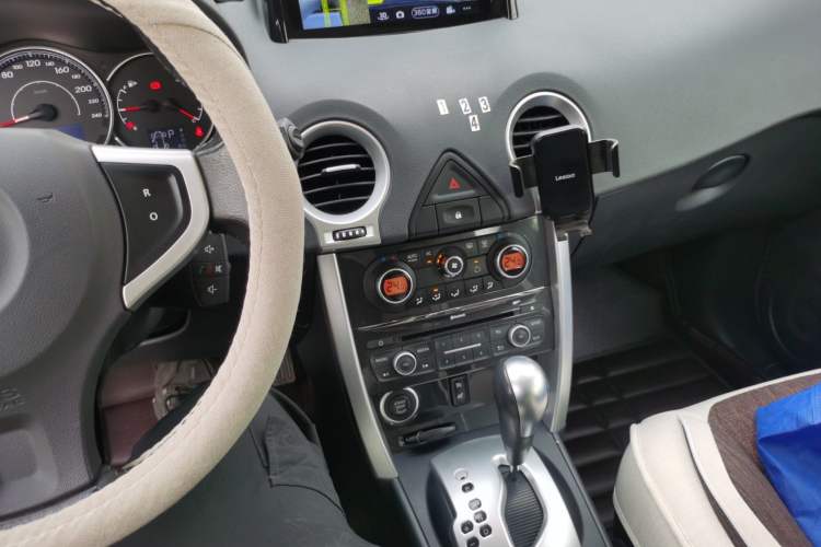 Used Renault Koleos 2014 Revised Version 2.0L Two-Wheel Drive Fashion Edition
