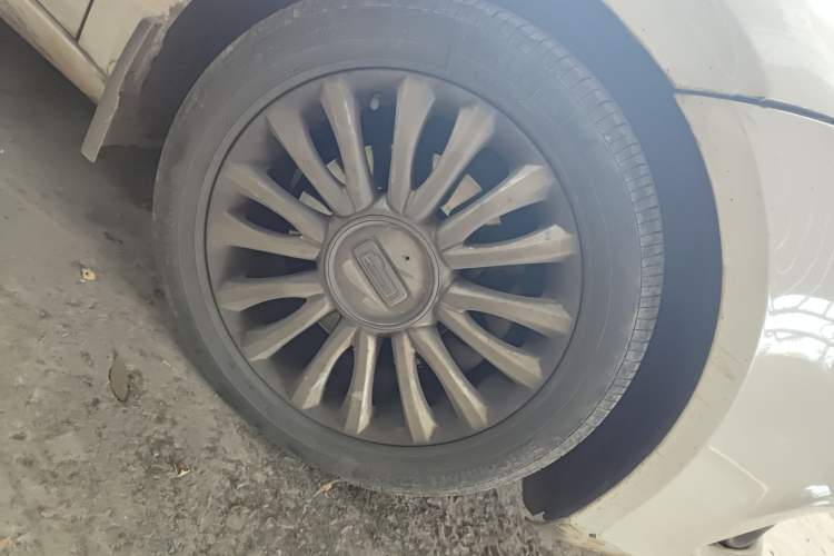 Used Qoros 3 2015 Sedan 1.6T Automatic ZhiKu Model