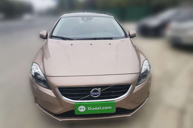 Used Volvo V40 2015 1.6T Zhiyi Edition