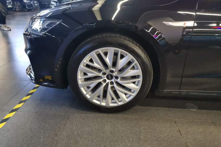 Used Audi A7L 2024 45TFSI S-line Dream-Building Edition Flow Crystal Package
