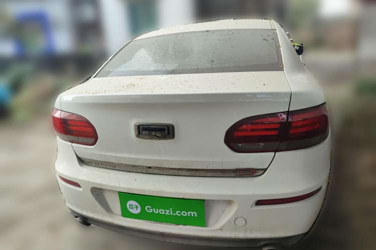 Used Qoros 3 2015 Sedan 1.6T Automatic ZhiKu Model