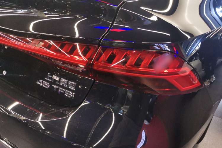 Used Audi A7L 2024 45TFSI S-line Dream-Building Edition Flow Crystal Package
