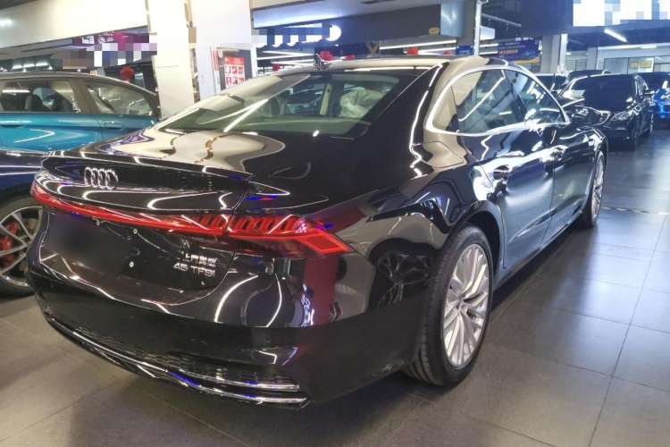 Used Audi A7L 2024 45TFSI S-line Dream-Building Edition Flow Crystal Package
