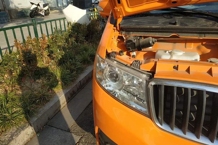 Used SRM Haoyun 1  Right Front Headlight