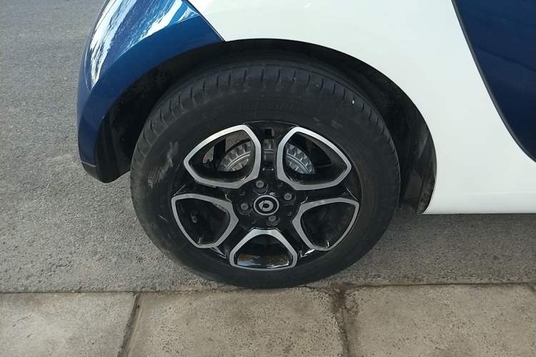 Used smart fortwo 2019 0.9T 66kW Hardtop Wind Power Edition China VI
