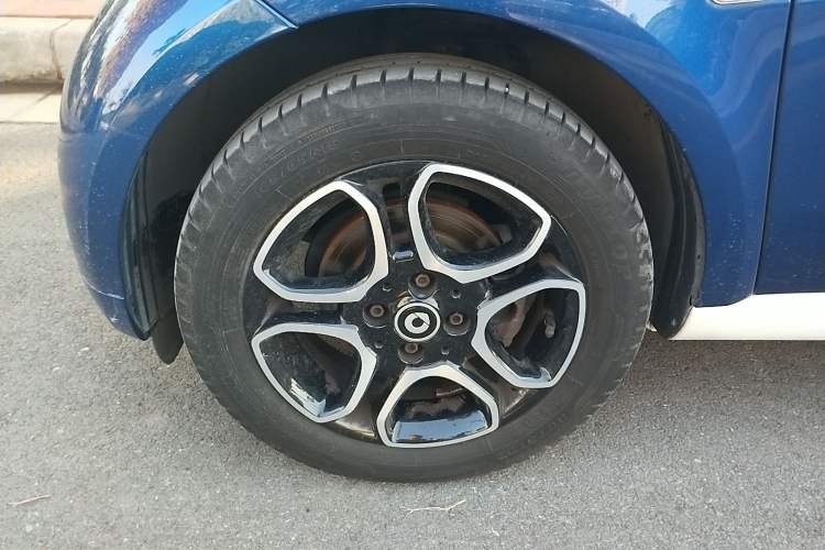 Used smart fortwo 2019 0.9T 66kW Hardtop Wind Power Edition China VI
