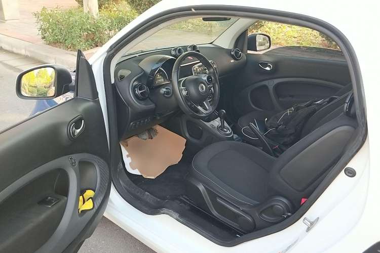 Used smart fortwo 2019 0.9T 66kW Hardtop Wind Power Edition China VI
