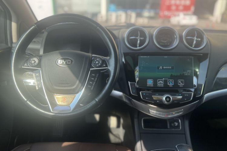 Used BYD Tang New Energy 2015 2.0T Four-Wheel-Drive Flagship Model Steering Wheel