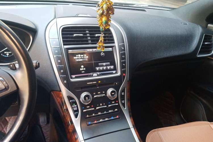 Used Lincoln MKX 2015 2.7T Four-Wheel Drive Prestige Edition Audio And AC Panel